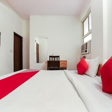 Live On Del5542 Hotel New Delhi Exterior photo
