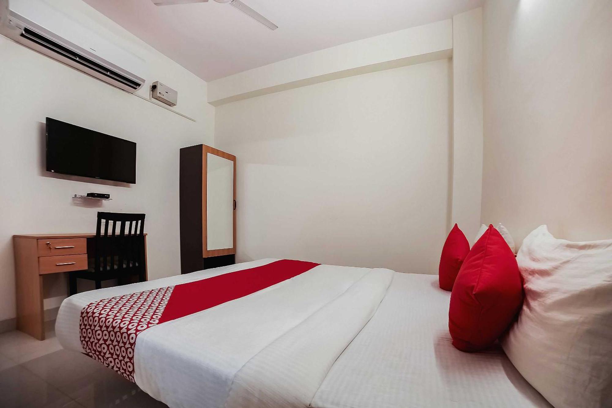Live On Del5542 Hotel New Delhi Exterior photo