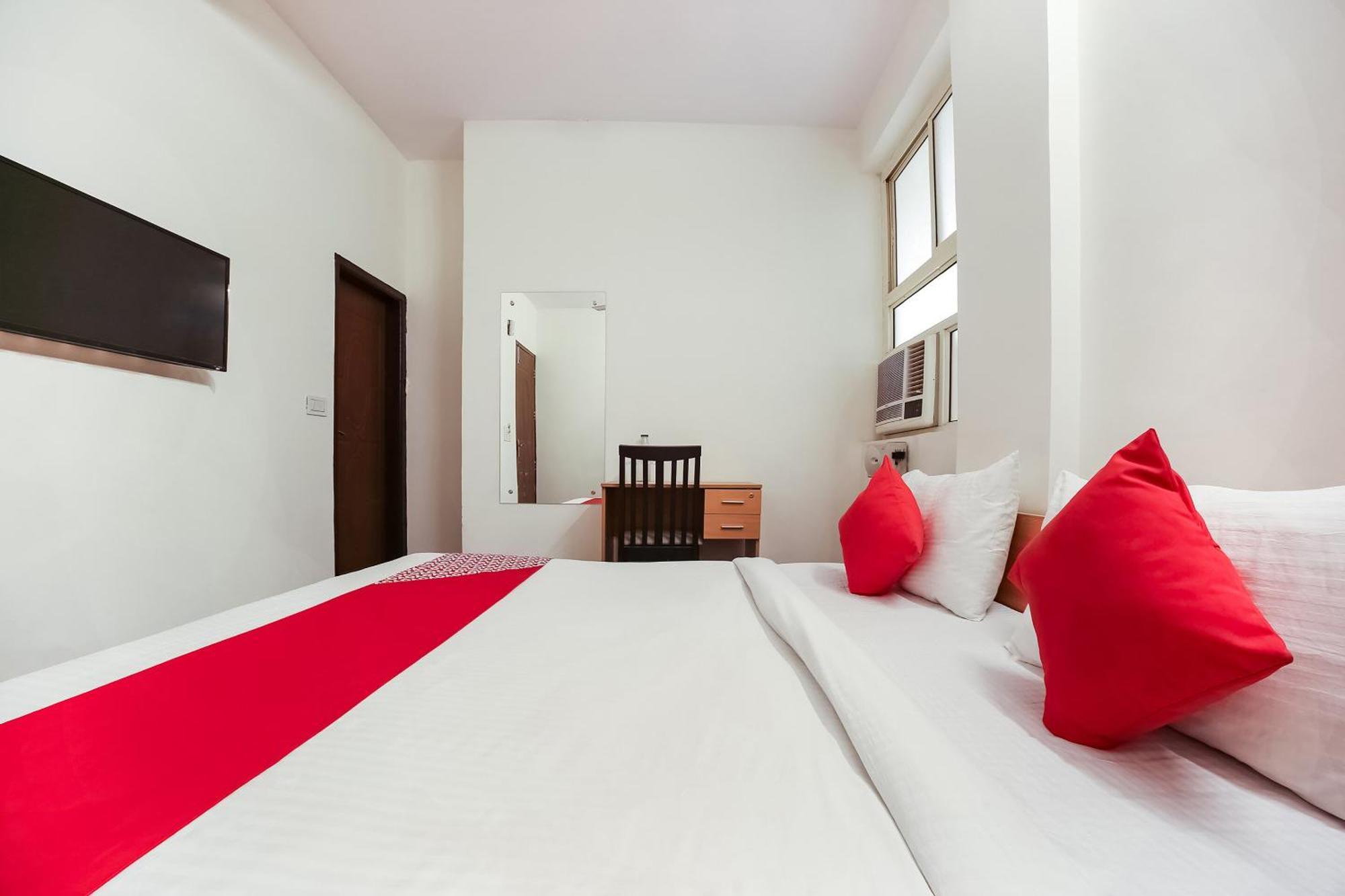 Live On Del5542 Hotel New Delhi Exterior photo