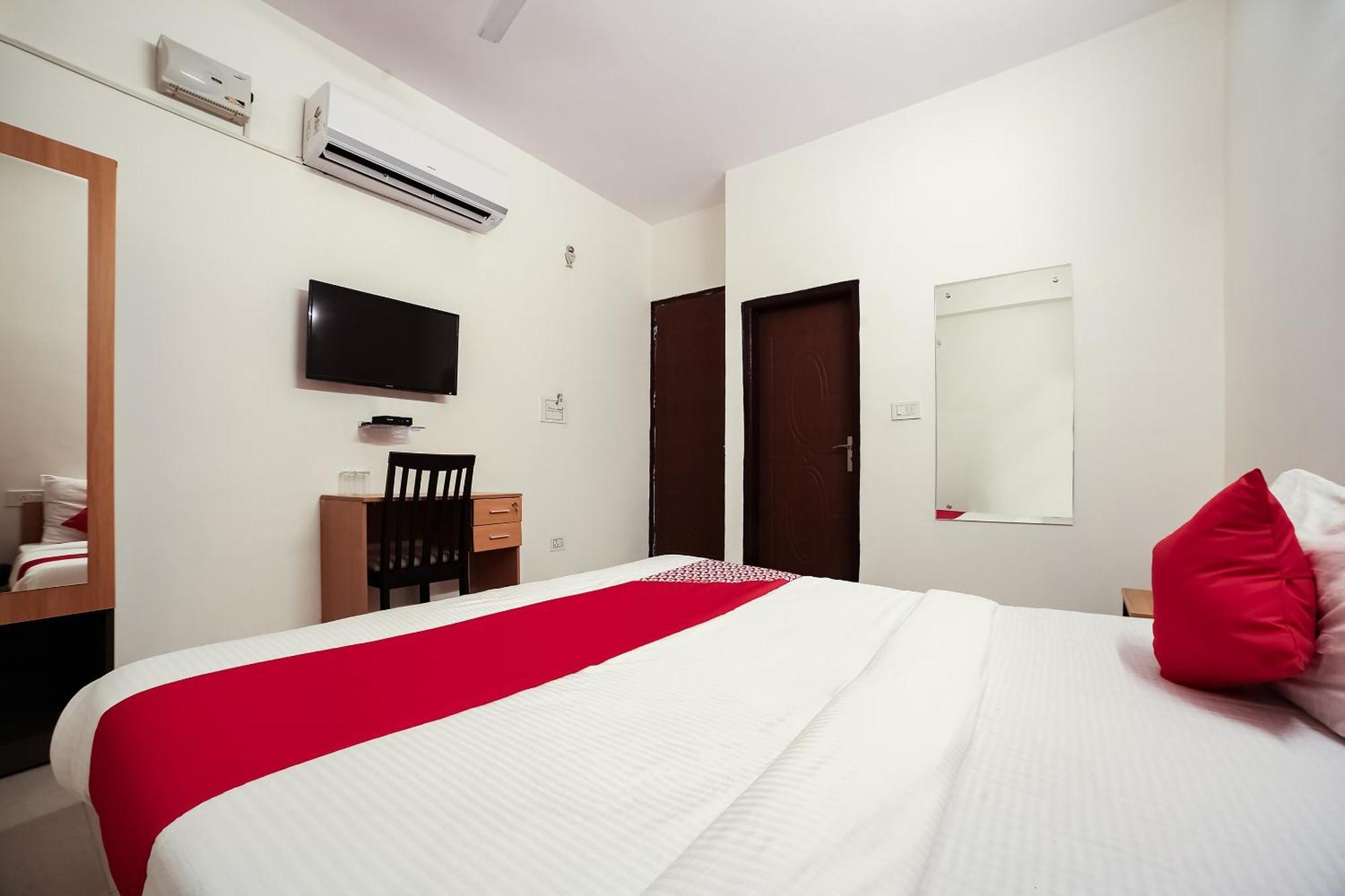 Live On Del5542 Hotel New Delhi Exterior photo