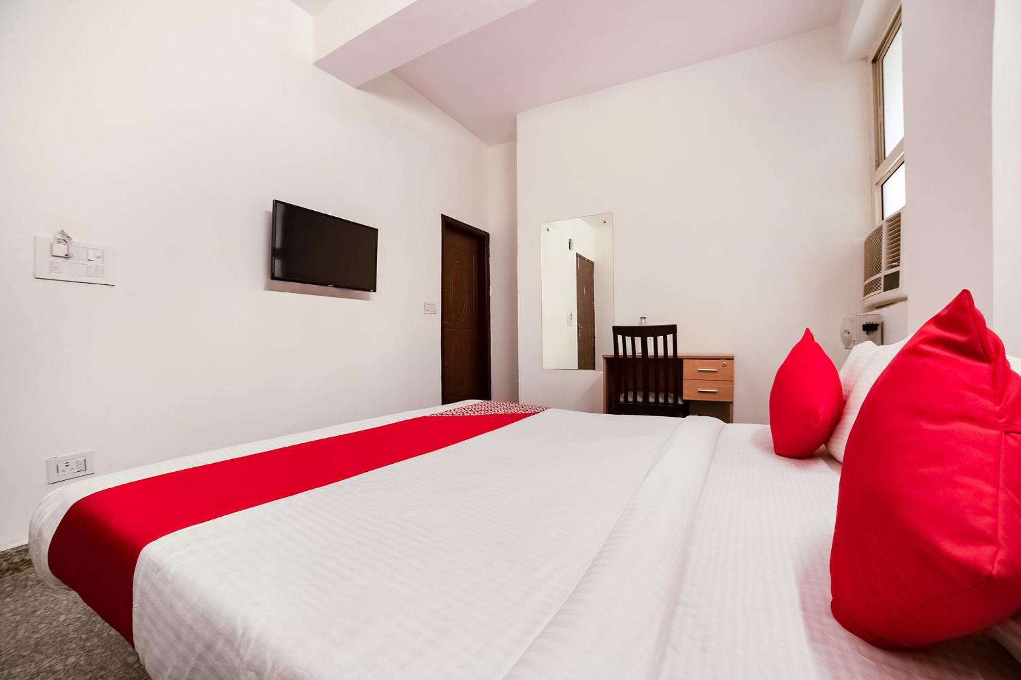 Live On Del5542 Hotel New Delhi Exterior photo
